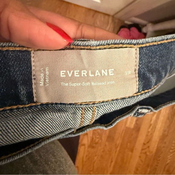 Everlane super-soft relaxed jeans. Women size 31r - Picture 2 of 5
